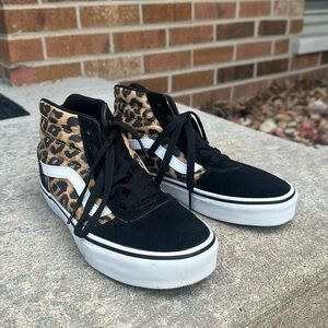 Cute cheetah Van’s high tops, gently used, great condition. Size 6.5 US women’s